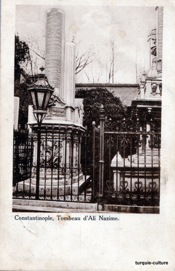 Tombeau, Istanbul