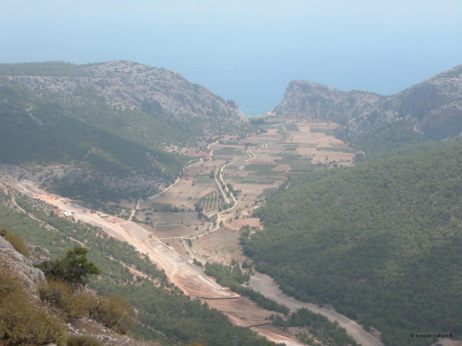 Barbaros koyu vu du château de Tokmar kalesisi