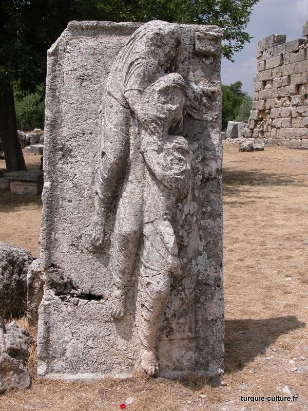 Uzuncaburç, sarcophage